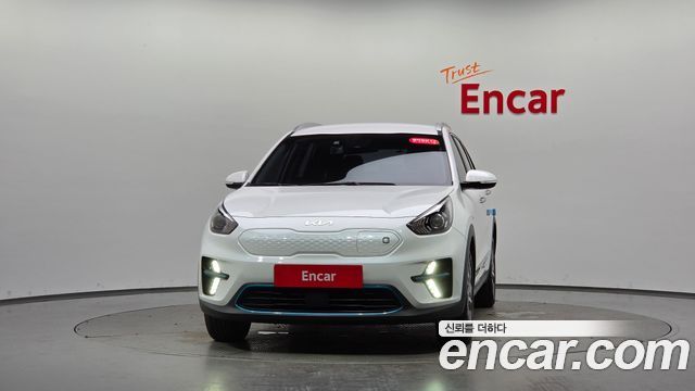 Kia Niro Prestige — пробег 40 223 км — фото 3 из 5