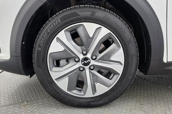Kia Niro Prestige — пробег 40 223 км — фото 5 из 5