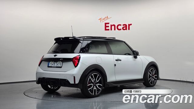 Mini Cooper JCW — пробег 9 888 км — фото 2 из 5