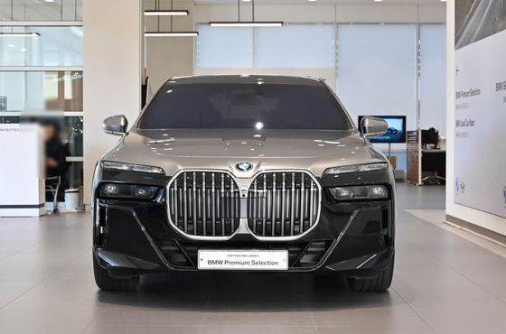 BMW 7-Series 740i xDrive M Sport — пробег 15 177 км — фото 2 из 5