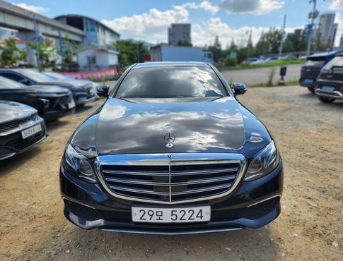 Mercedes-Benz E-Class E400 4MATIC Exclusive — пробег 224 550 км — фото 1 из 5