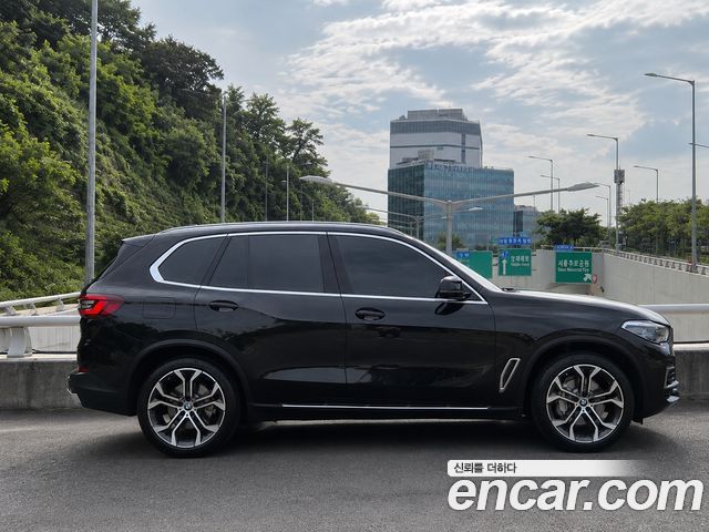 BMW X5 xDrive 40i xLine — пробег 45 800 км — фото 3 из 5