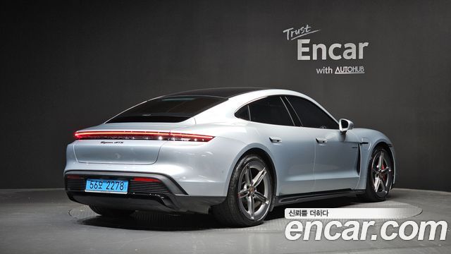 Porsche Taycan GTS — пробег 8 115 км — фото 2 из 5