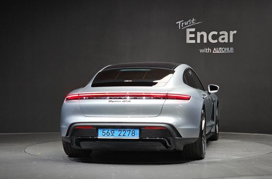 Porsche Taycan GTS — пробег 8 115 км — фото 4 из 5