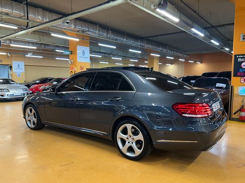 Mercedes-Benz E-Class E350 4MATIC Avantgarde — пробег 142 841 км — фото 3 из 5