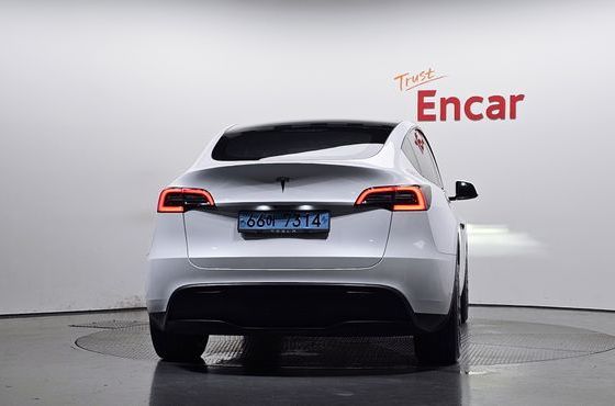 Tesla Model Y RWD — пробег 111 405 км — фото 4 из 5