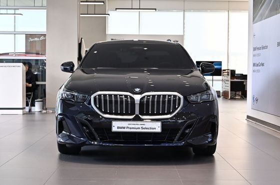 BMW 5-Series 520i M Sport — пробег 6 394 км — фото 3 из 5