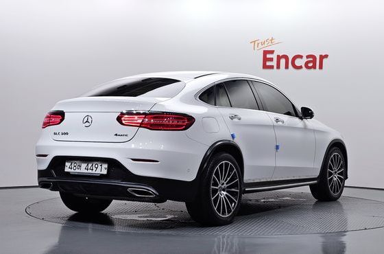 Mercedes-Benz GLC-Class GLC300 4MATIC AMG Line Coupe — пробег 55 408 км — фото 2 из 5