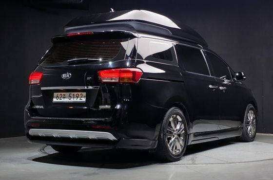 Kia Carnival 9-seater Hi-Limousine Prestige — пробег 116 059 км — фото 2 из 5