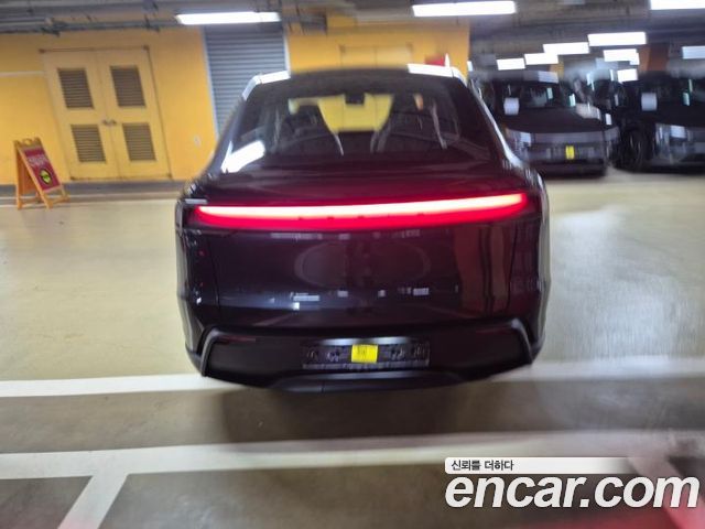 Tesla Model Y L Long Range AWD — пробег 1 км — фото 4 из 5
