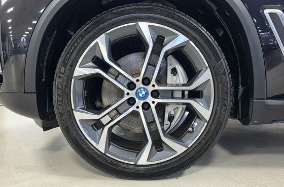 BMW X5 xDrive 45e xLine — пробег 113 006 км — фото 5 из 5