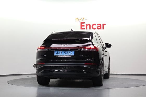 Audi Q4 e-tron 40 Sportback — пробег 13 443 км — фото 4 из 5