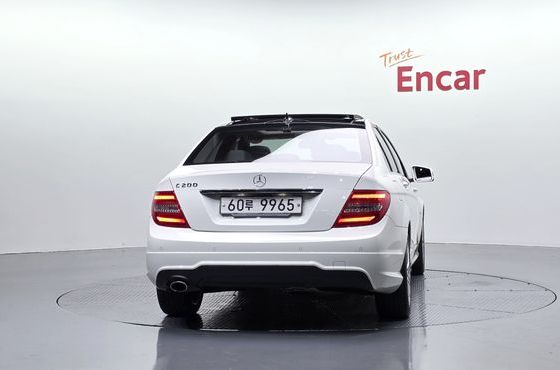 Mercedes-Benz C-Class C200 CGI AVANTGARDE — пробег 39 095 км — фото 4 из 5