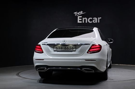 Mercedes-Benz E-Class E300 AMG Line — пробег 43 374 км — фото 4 из 5