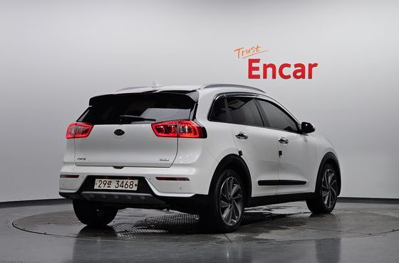 Kia Niro Noblesse — пробег 117 906 км — фото 2 из 5