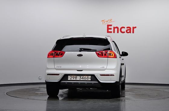 Kia Niro Noblesse — пробег 117 906 км — фото 4 из 5