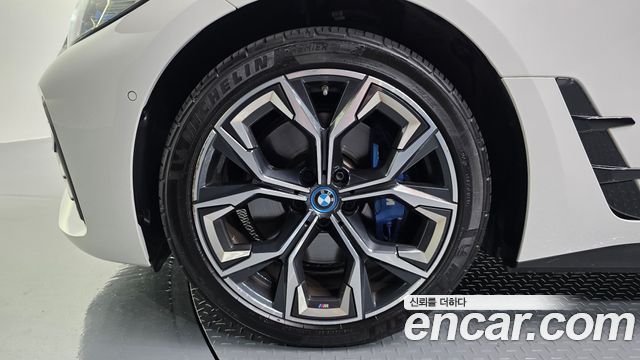BMW i4 eDrive40 M Sports Pro — пробег 51 208 км — фото 5 из 5