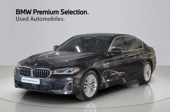 BMW 5-Series 520i Luxury — пробег 56 045 км — фото 1 из 5