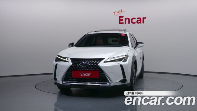 Lexus UX 2.0 2WD — пробег 90 347 км — фото 3 из 5