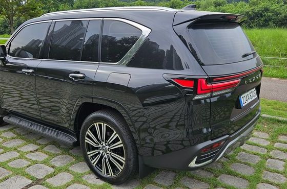Lexus LX 700h Luxury — пробег 7 км — фото 4 из 5