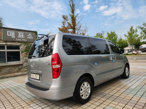 Hyundai Starex Van 3-Seater Smart — пробег 251 000 км — фото 2 из 5