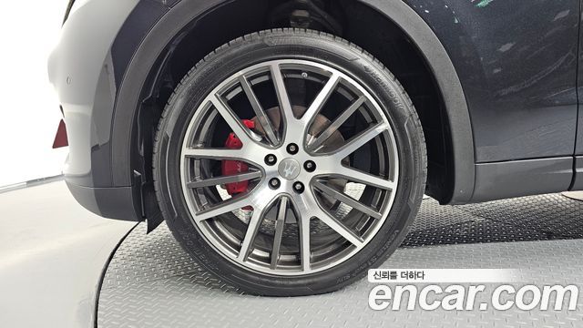 Maserati Levante 3.0 Diesel AWD — пробег 115 319 км — фото 5 из 5