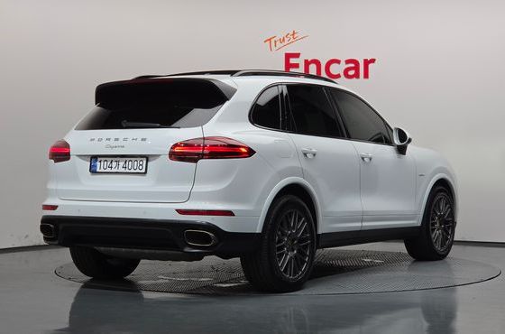 Porsche Cayenne 3.0 Diesel Platium Edition 958 — пробег 93 142 км — фото 2 из 5