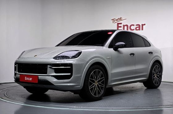 Porsche Cayenne 3.0 E-Hybrid Coupe — пробег 15 975 км — фото 1 из 5