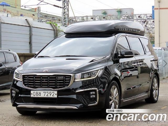 Kia Carnival 9-Seater Hi-Limousine Noblesse Special — пробег 260 128 км — фото 1 из 5