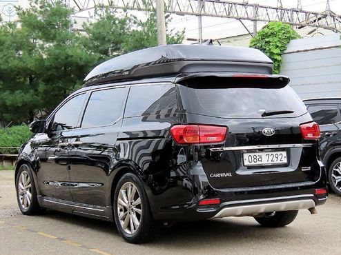 Kia Carnival 9-Seater Hi-Limousine Noblesse Special — пробег 260 128 км — фото 3 из 5