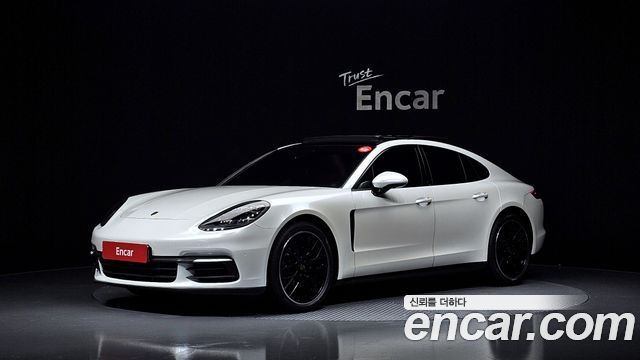 Porsche Panamera 3.0 AWD — пробег 74 599 км — фото 1 из 5