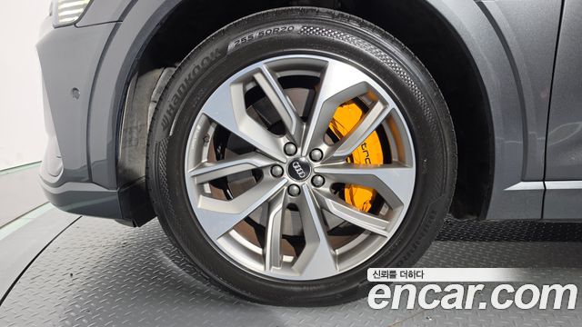Audi e-tron из Кореи Encar