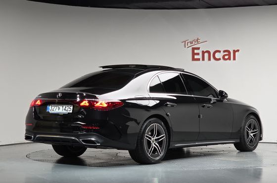Mercedes-Benz E-Class E200 AMG Line — пробег 1 356 км — фото 2 из 5