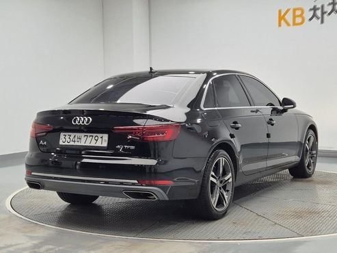 Audi A4 40 TFSI Premium — пробег 185 874 км — фото 3 из 5