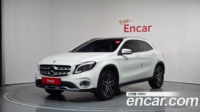 Mercedes-Benz GLA-Class GLA220 Premium — пробег 65 046 км — фото 1 из 5