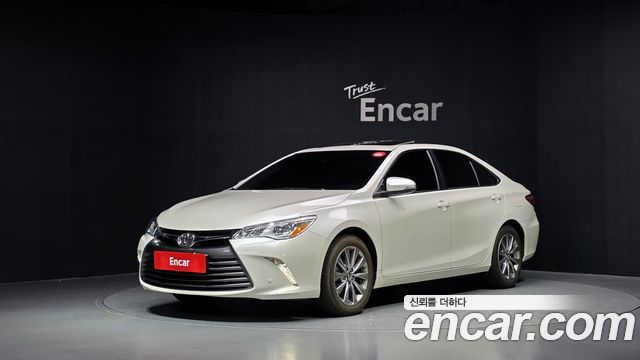 Toyota Camry 2.5 XLE — пробег 23 640 км — фото 1 из 5