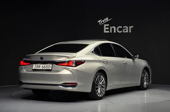 Lexus ES Luxury Plus — пробег 86 584 км — фото 2 из 5