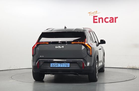 Kia EV3 Long Range 2WD Earth — пробег 16 763 км — фото 4 из 5
