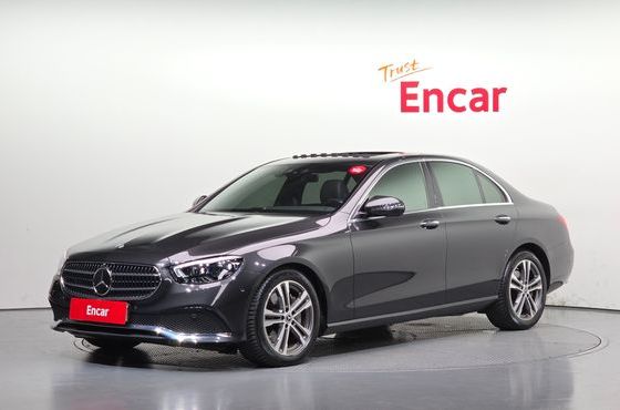 Mercedes-Benz E-Class E350 4MATIC Avantgarde — пробег 72 217 км — фото 1 из 5