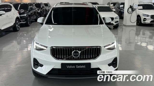 Volvo XC40 B4 Ultra Bright — пробег 565 км — фото 3 из 5