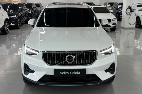 Volvo XC40 B4 Ultra Bright — пробег 565 км — фото 3 из 5