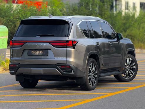 Lexus LX 700h Luxury — пробег 5 229 км — фото 3 из 5