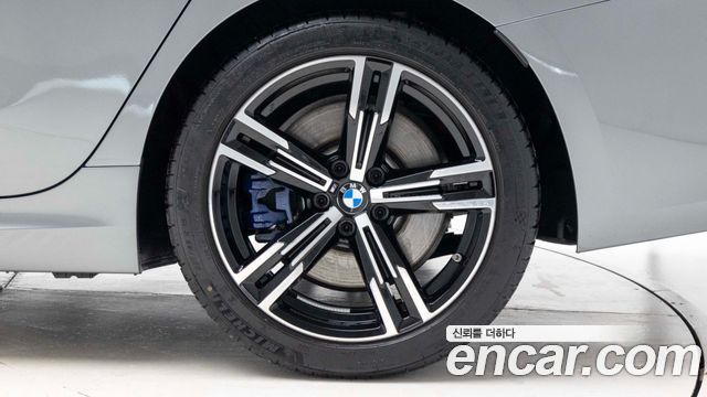 BMW 3-Series 320i M Sport — пробег 8 420 км — фото 5 из 5