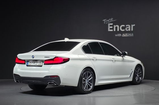 BMW 5-Series 520i M Sport — пробег 30 954 км — фото 2 из 5