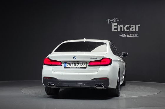 BMW 5-Series 520i M Sport — пробег 30 954 км — фото 4 из 5