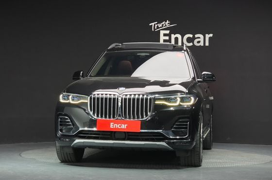 BMW X7 xDrive 40i Design Pure Excellence 7-Seater — пробег 135 952 км — фото 3 из 5