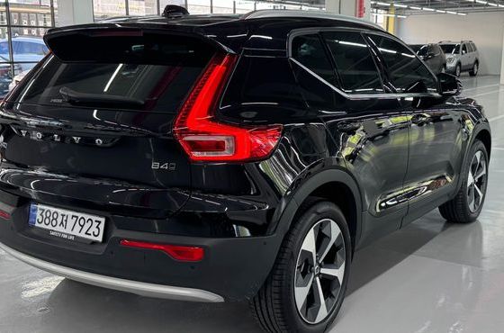 Volvo XC40 B4 Ultra Bright — пробег 16 380 км — фото 2 из 5