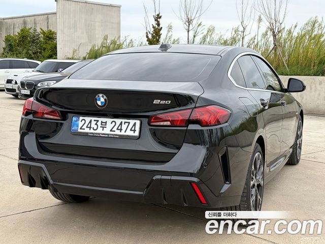 BMW 2-Series 220 M Sport Design — пробег 4 037 км — фото 4 из 5