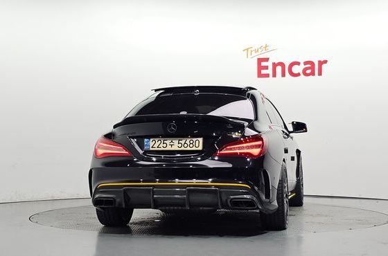 Mercedes-Benz CLA-Class CLA45 AMG 4MATIC 50th Edition — пробег 138 820 км — фото 4 из 5