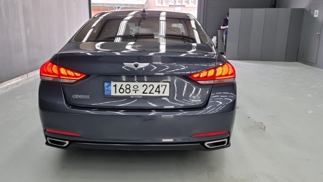 Hyundai Genesis из Кореи Encar